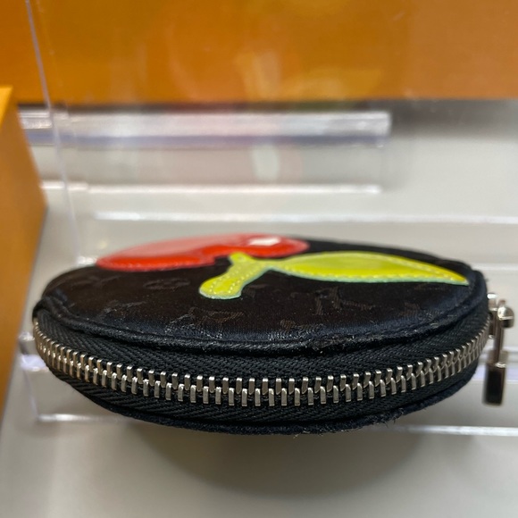 Rare Louis Vuitton Black Monogram Satin Conte De Fees Apple Round Coin Pouch - Picture 5 of 9